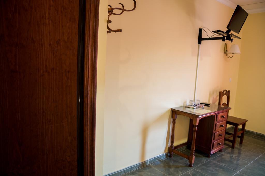Hostal Restaurante La Curva Adra Exteriör bild